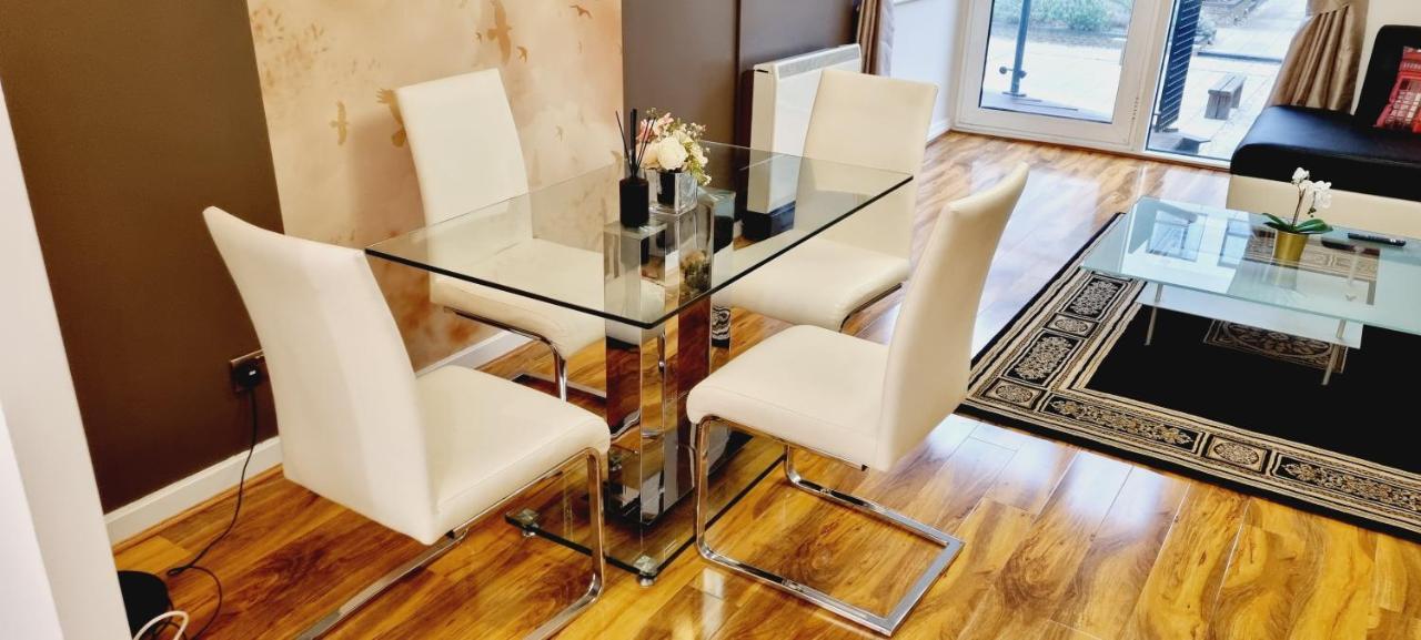Double King Suite, Canary Wharf Waterfront London Exteriör bild